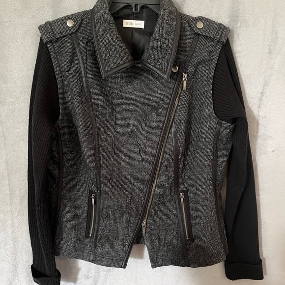Bonita Black and Gray Jacket (US Size Medium) - Picture 6 of 7